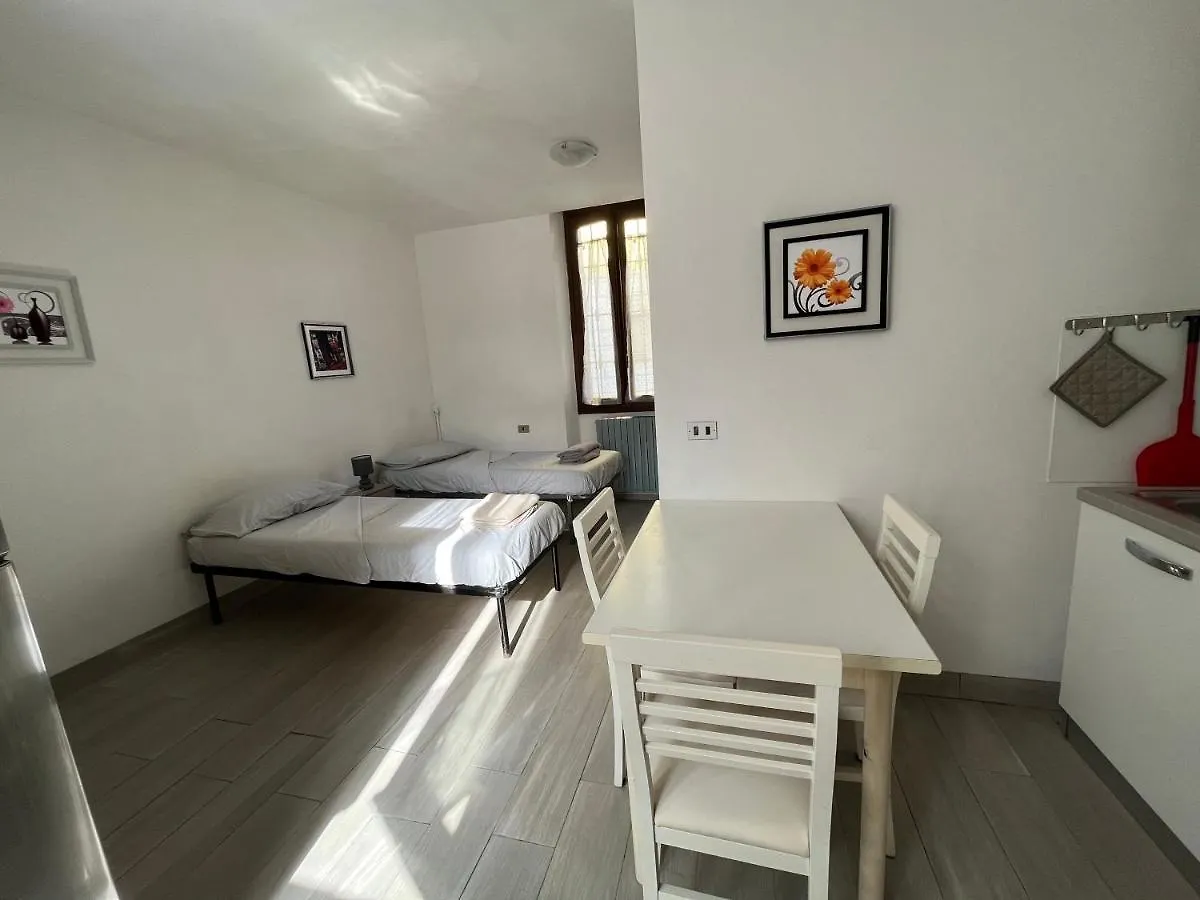 Casa Margherita Lodi 0*,  Itália